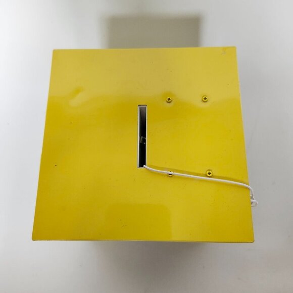 2017 SUPER MARIO QUESTION BLOCK Money Box BNWT NINTENDO - Picture 3 of 8